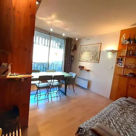 4 Pers. Avec Balcon A Piau-engaly, 3eme Etage, Ascenseur, Casier A Apartment *