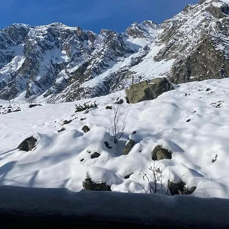 4 Pers. Avec Balcon A Piau-engaly, 3eme Etage, Ascenseur, Casier A Apartment